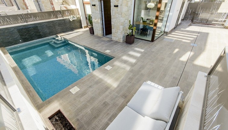 Uudistuotanto - Erillistalo - Cartagena - Playa Honda