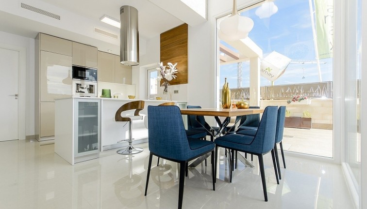 Uudistuotanto - Erillistalo - Cartagena - Playa Honda