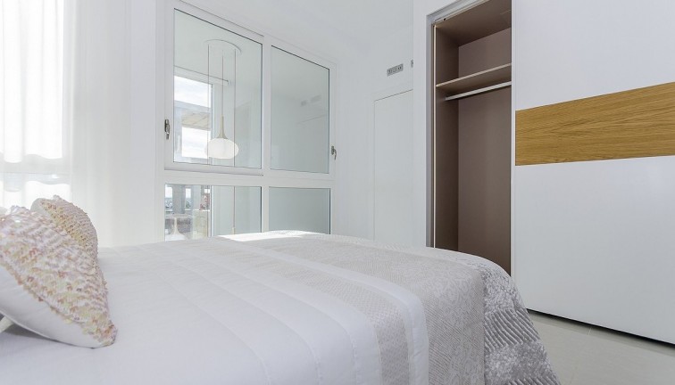 Uudistuotanto - Erillistalo - Cartagena - Playa Honda