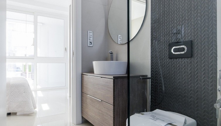 Uudistuotanto - Erillistalo - Cartagena - Playa Honda