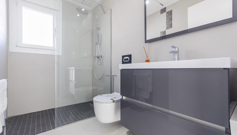 Uudistuotanto - Erillistalo - Cartagena - Playa Honda