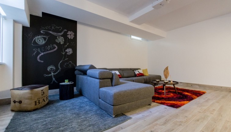 Uudistuotanto - Erillistalo - Cartagena - Playa Honda