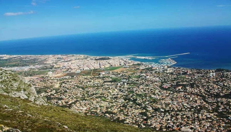 Uudistuotanto - Asunto - Denia