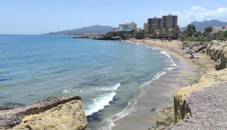 Uudistuotanto - Erillistalo - San Juan de los Terreros