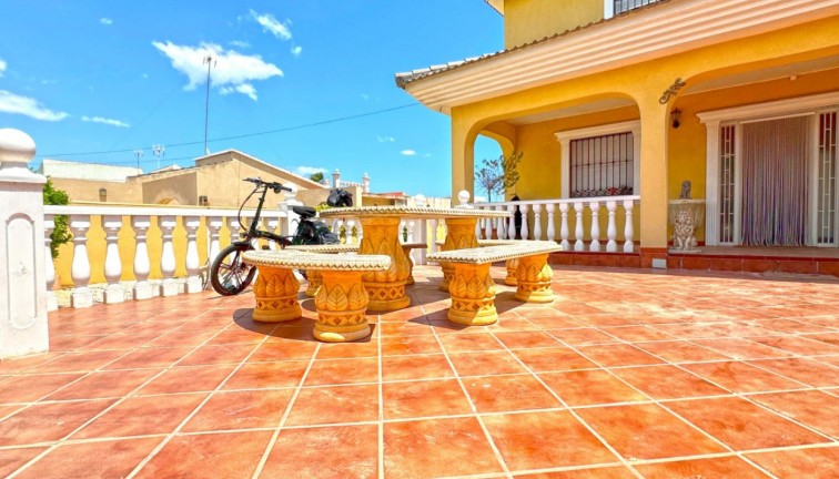 Reventa - Chalet - Torrevieja - Los Balcones