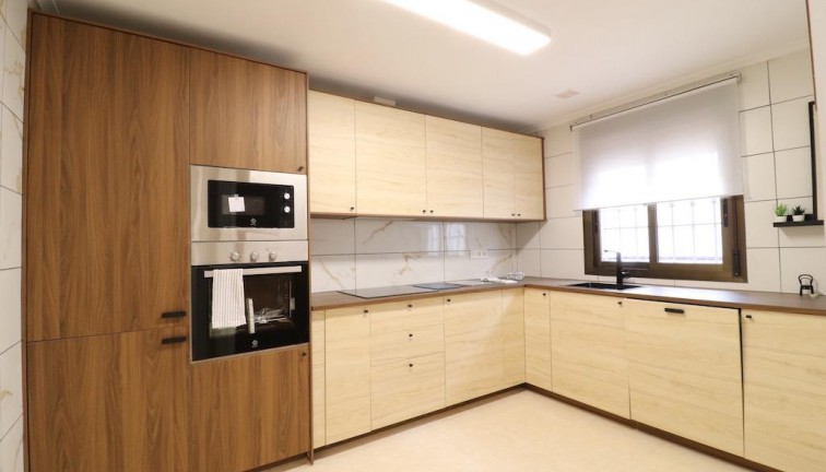 Reventa - Casa adosada - San Miguel de Salinas