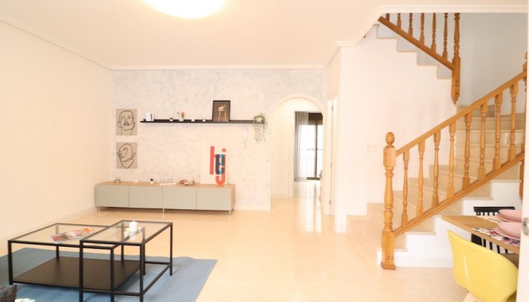 Reventa - Casa adosada - San Miguel de Salinas