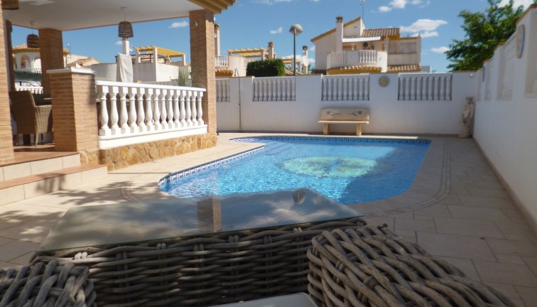 Resale - Chalet - Pilar de la Horadada