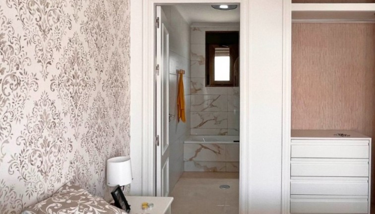 Reventa - Casa adosada - San Miguel de Salinas