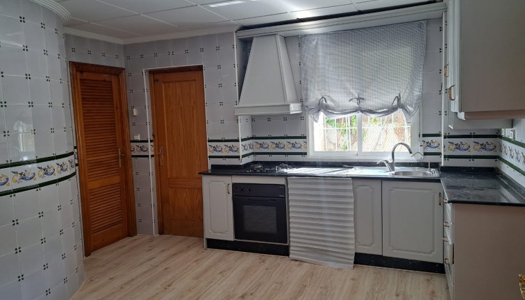 Jälleenmyynti - Erillistalo - Orihuela