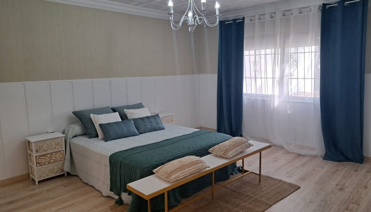 Jälleenmyynti - Erillistalo - Orihuela