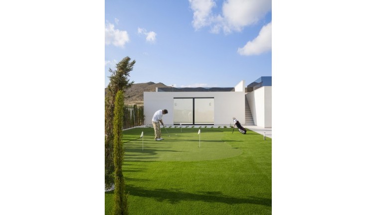 Uudistuotanto - Erillistalo - Banos y Mendigo - Altaona Golf