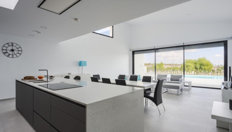 Uudistuotanto - Erillistalo - Banos y Mendigo - Altaona Golf