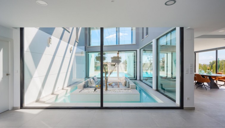 Uudistuotanto - Erillistalo - Banos y Mendigo - Altaona Golf