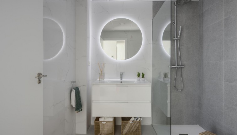 Uudistuotanto - Erillistalo - Banos y Mendigo - Altaona Golf