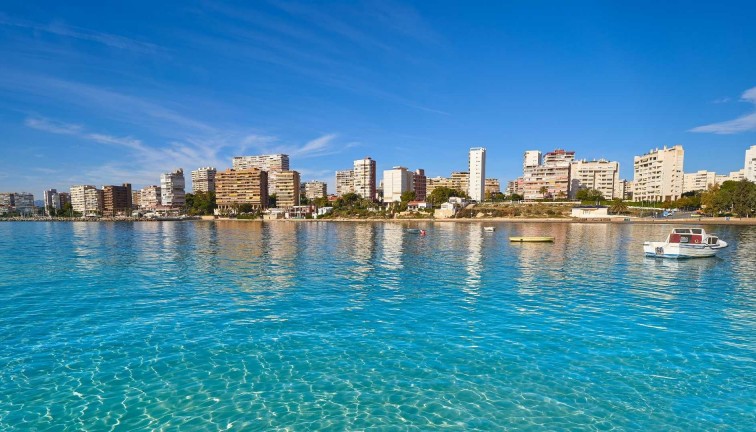 Uudistuotanto - Erillistalo - Els Poblets - Partida Barranquets