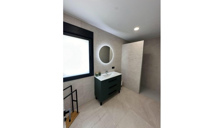 Uudistuotanto - Erillistalo - Pinoso