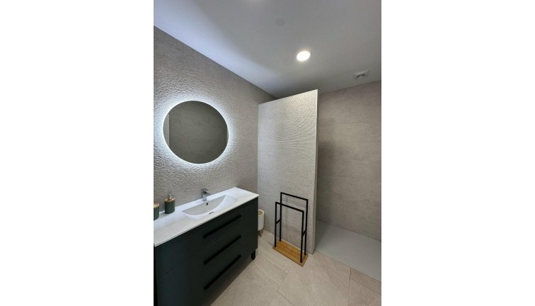 Uudistuotanto - Erillistalo - Pinoso