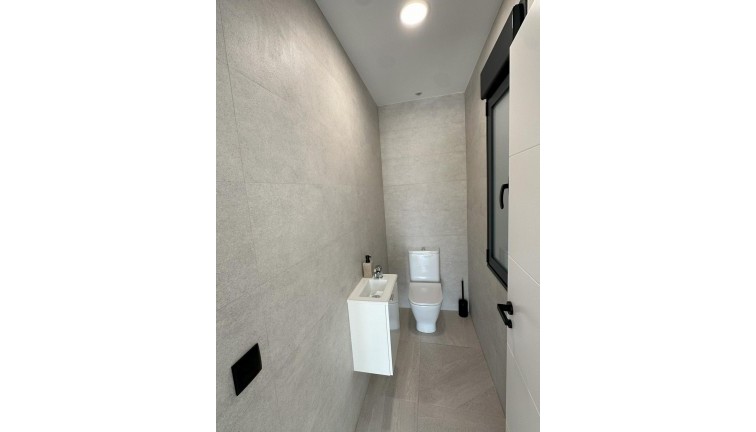 Uudistuotanto - Erillistalo - Pinoso