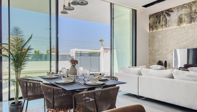 Obra nueva - Chalet - Torrevieja - Torreta Florida