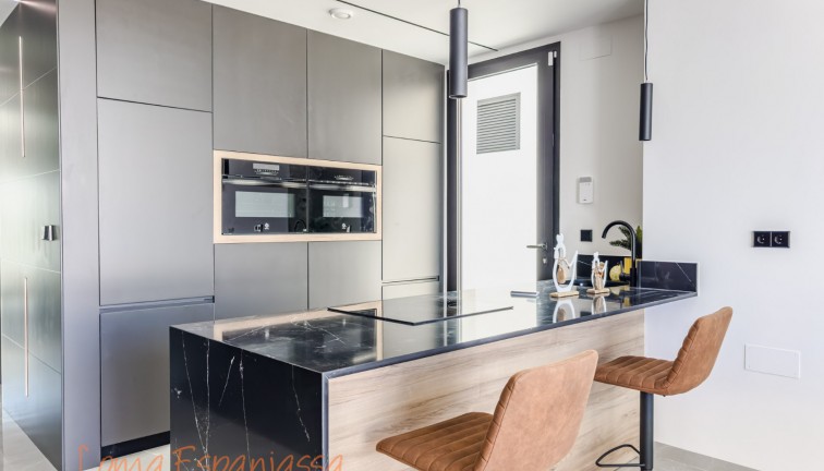 Obra nueva - Chalet - Torrevieja - Torreta Florida