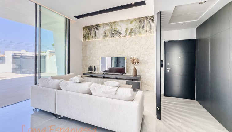 Obra nueva - Chalet - Torrevieja - Torreta Florida