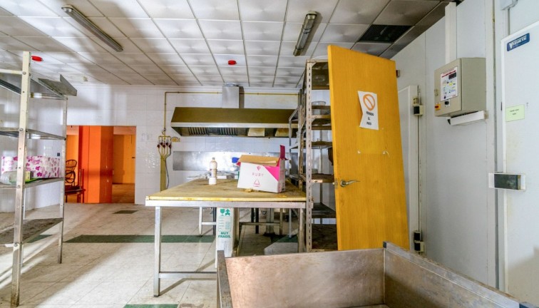 Resale - Commercial - Torrevieja