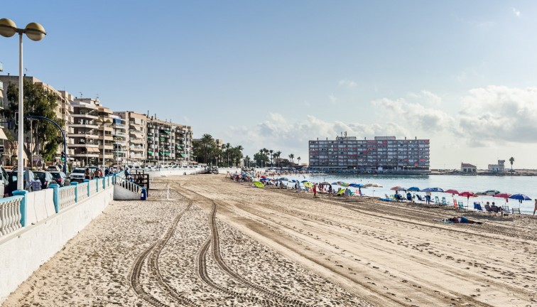 Reventa - Apartamento - Apartamento en el último piso - Torrevieja - Playa de los Locos