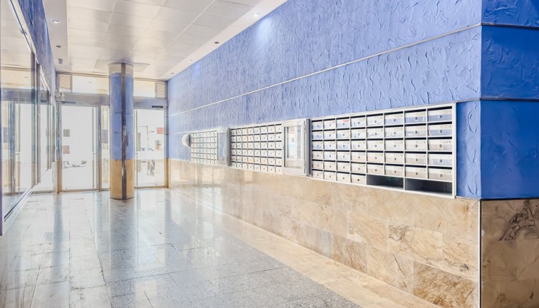 Reventa - Apartamento - Apartamento en el último piso - Torrevieja - Playa de los Locos