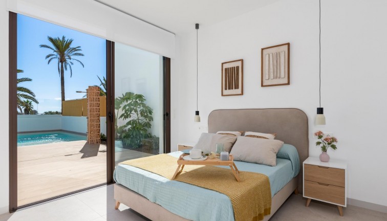 Uudistuotanto - Erillistalo - Los Alcazares - Serena Golf