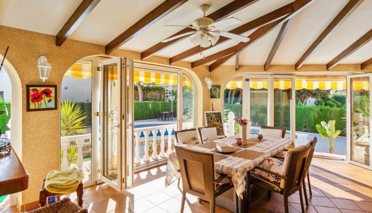 Jälleenmyynti - Erillistalo - Cabo Roig