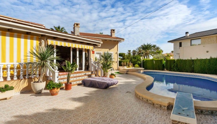 Jälleenmyynti - Erillistalo - Cabo Roig