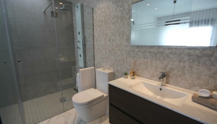 Uudistuotanto - Erillistalo - San Miguel de Salinas