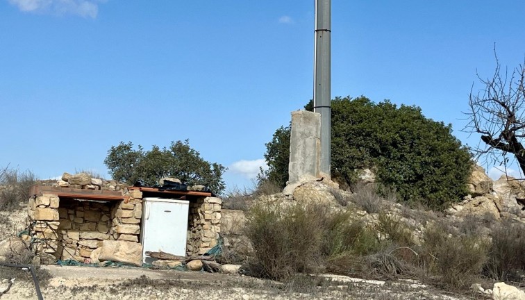 Jälleenmyynti - Tontti - Bullas