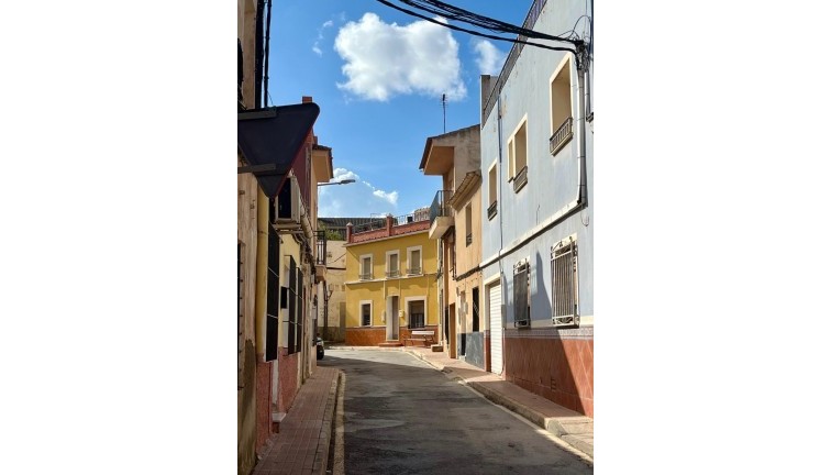 Jälleenmyynti - Tontti - Bullas