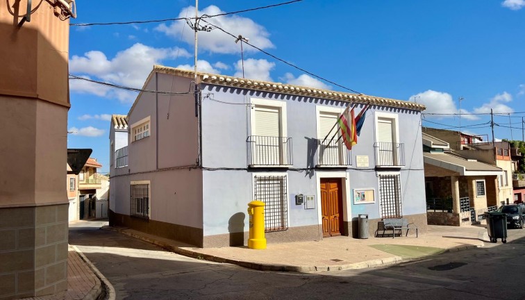 Jälleenmyynti - Tontti - Bullas