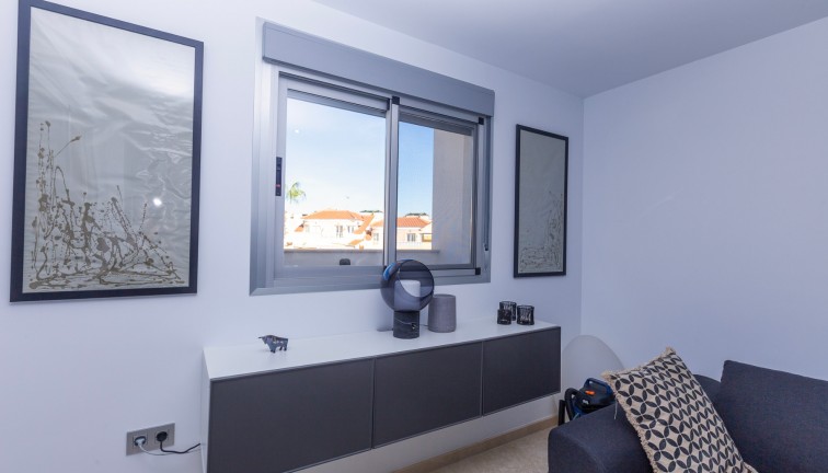 Resale - Apartment - Villamartín