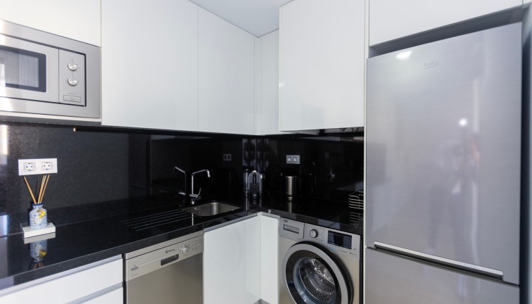 Resale - Apartment - Villamartín