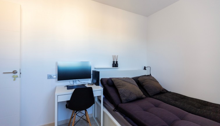 Resale - Apartment - Villamartín