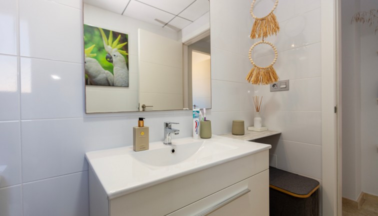 Resale - Apartment - Villamartín