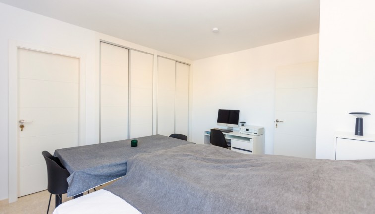 Resale - Apartment - Villamartín