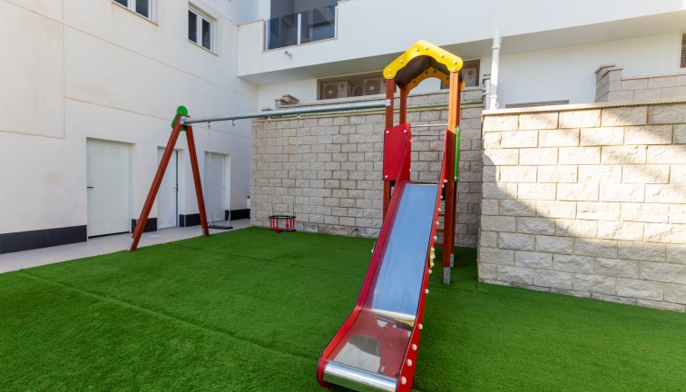 Resale - Apartment - Villamartín