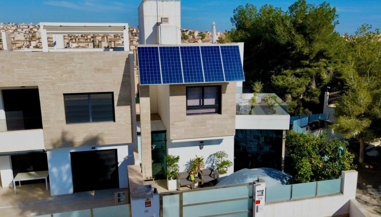 Jälleenmyynti - Erillistalo - Orihuela Costa - Villamartín