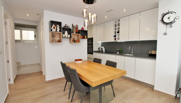 Resale - Chalet - Villamartín