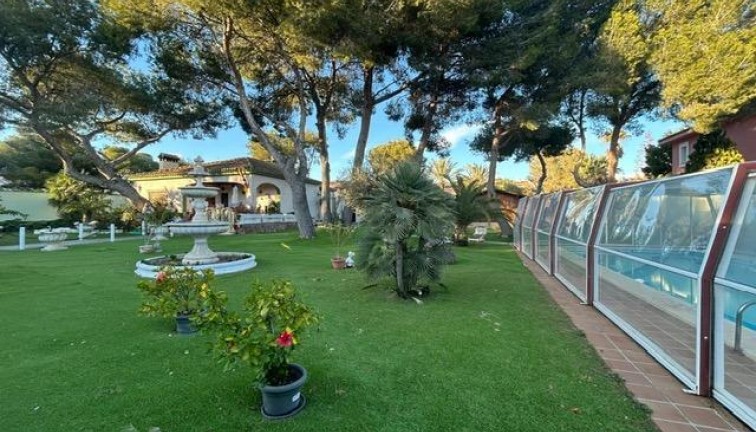 Resale - Chalet - Orihuela Costa - Campoamor