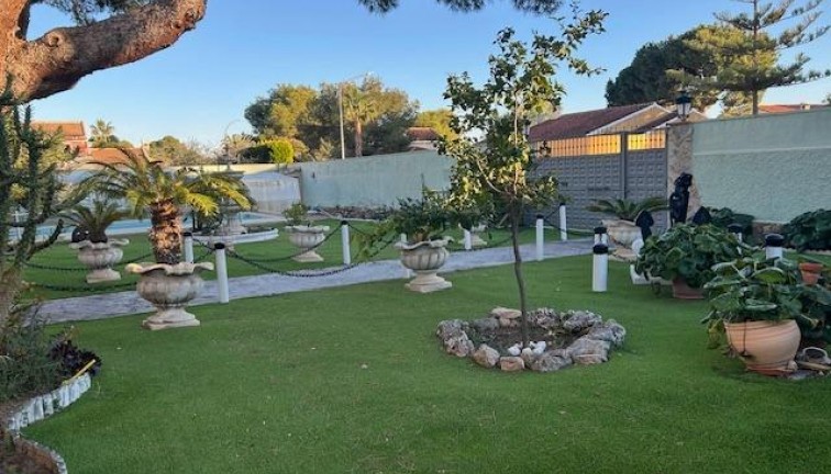 Resale - Chalet - Orihuela Costa - Campoamor