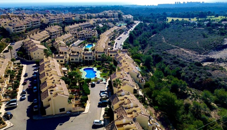 Resale - Apartment - Orihuela Costa - Campoamor