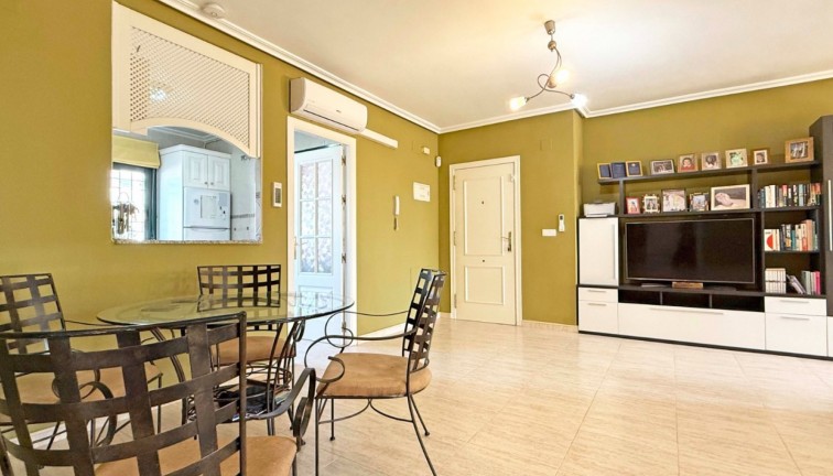 Resale - Apartment - Orihuela Costa - Campoamor