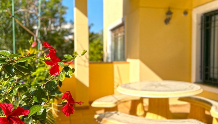 Resale - Apartment - Orihuela Costa - Campoamor