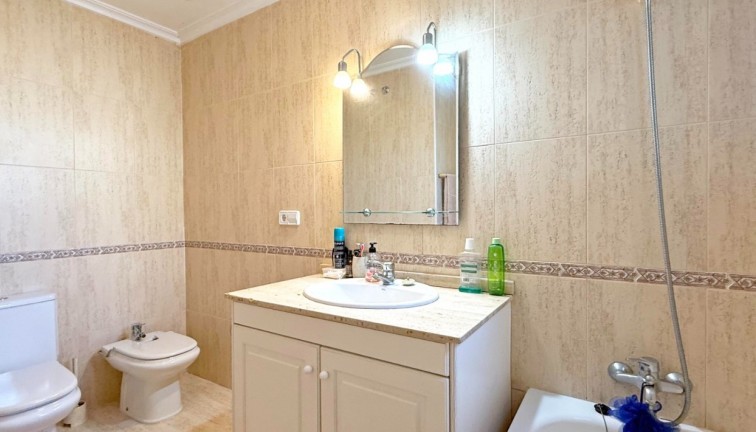 Resale - Apartment - Orihuela Costa - Campoamor